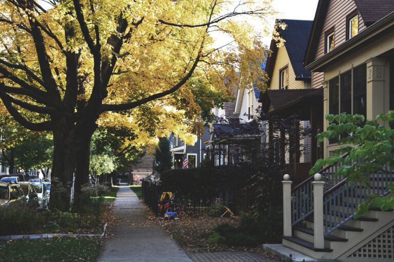 Fall colors in a residential neighborhood of Chicago